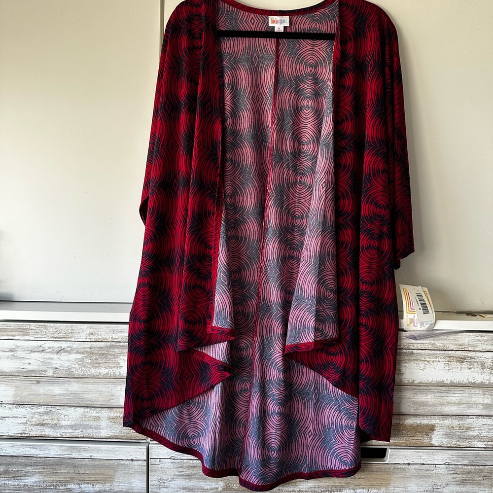 ❤️ NWT LuLaRoe Lindsay Kimono Duster Red Black Geometric Size M